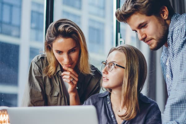 Brug et semester som praktikant i din egen startup og afprøv din faglige viden i praksis